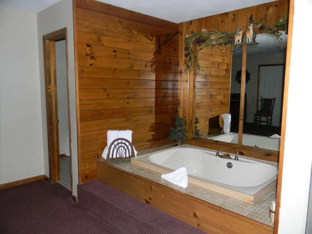 Adirondack Lodge Old Forge Room photo