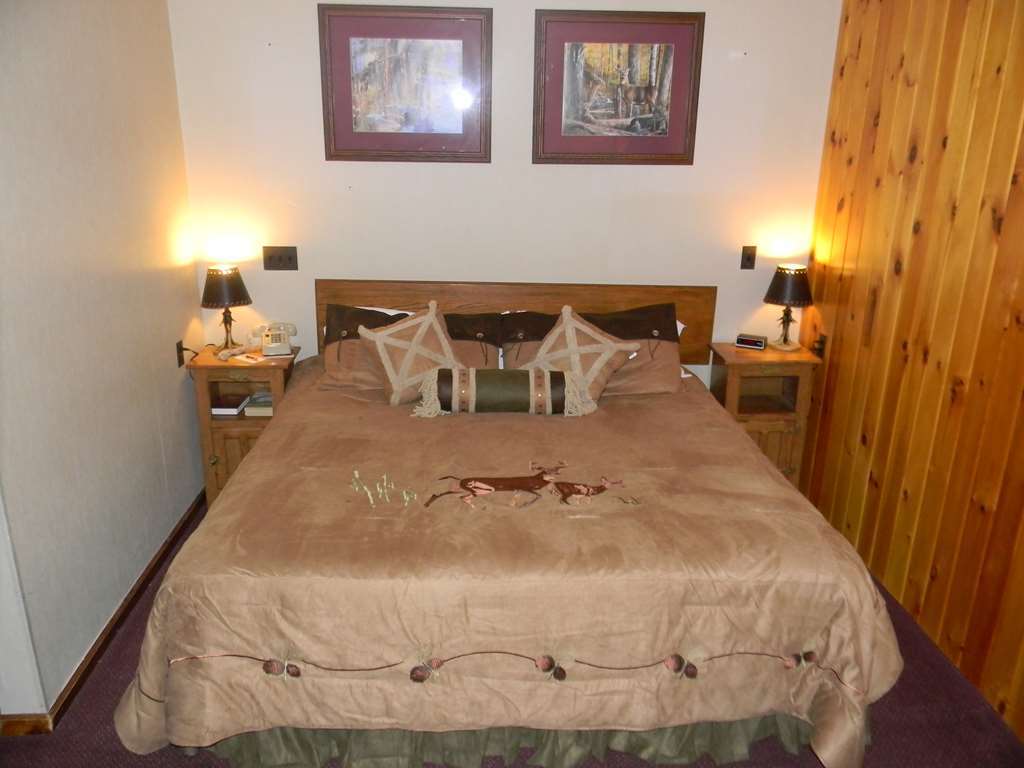 Adirondack Lodge Old Forge Room photo